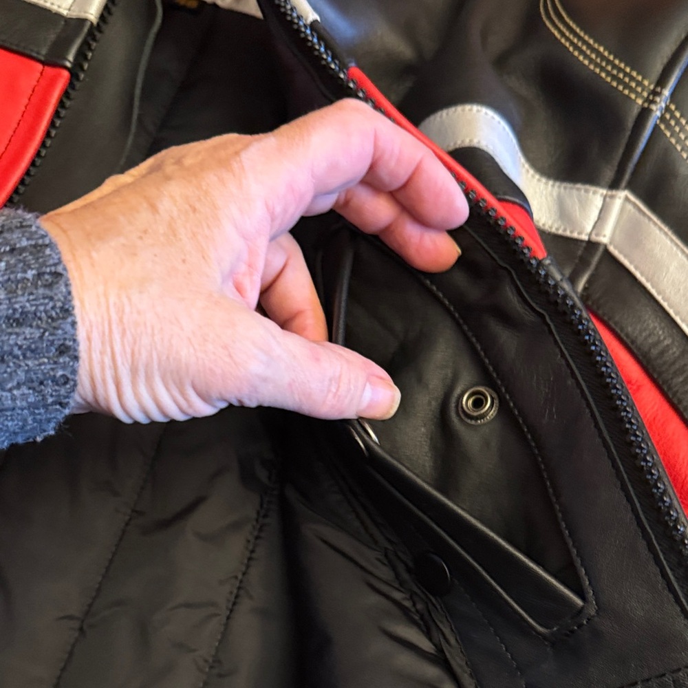HJC professional Black and Red Leather Motorcycle Jacket. 48 - Picture 13 of 15